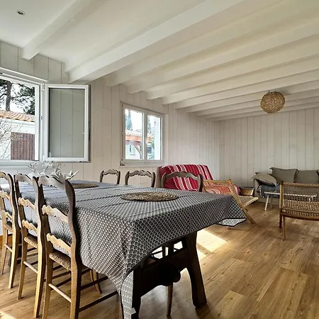 Holiday home A La Palmyre Pour 7 Pers, Animaux Admis, Parking, Clim, Wifi - Fr-1-705-102